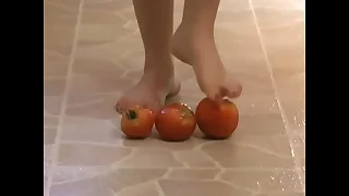 Foot Fetish - Sexy wings overturning tomatoes